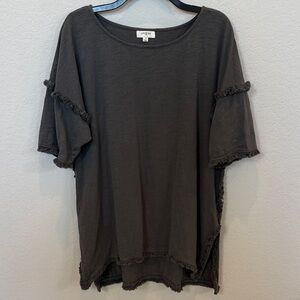 Umgee Charcoal Frayed Short Sleeve Tee